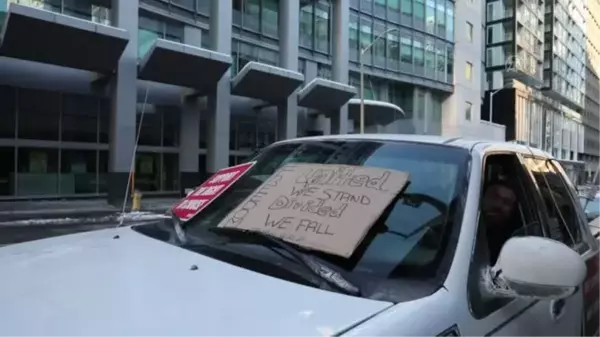 Kanada'da aşı karşıtı kamyon sürücüleri protesto düzenledi