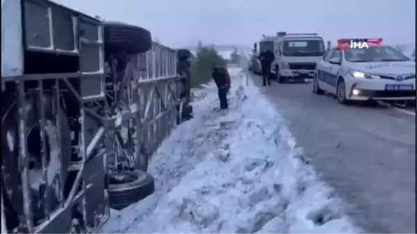 Yolcu otobüsü devrildi: 8 yaralı