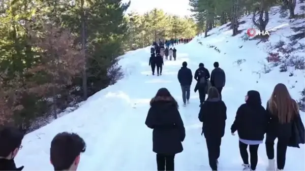 Başkan Çakın, gençlere müjdeyi doğa yürüyüşünde verdi