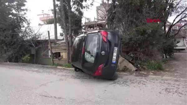 ANTALYA'DA ÖĞRENCİYE ÇARPMAMAK İÇİN OTOMOBİLİYLE BARAKAYA ÇARPTI