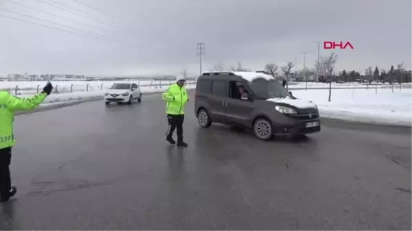 Konya'da kar esareti sürüyor