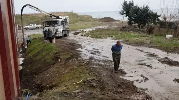 TRABZON'DA BORU PATLADI; ÖĞRENCİ YURDUNU SU BASTI