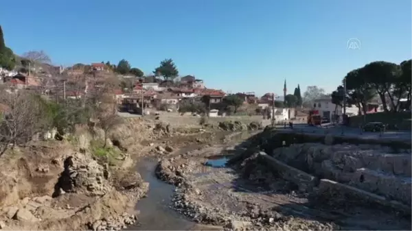 (FPV Drone) Bergama Antik Kenti'nde yeni sur duvarları keşfedildi (1)