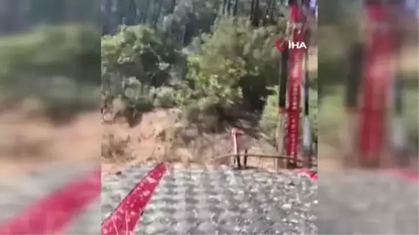 Pendik'te Off- Road aracı devrildi... Araç içindeki çocukların kurtarılma anı kamerada