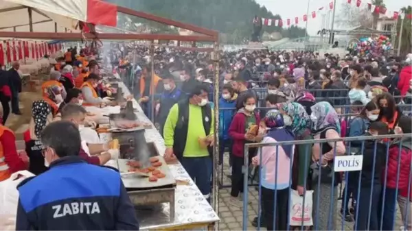 Düzenlenen festivalde 15 bin sucuk ekmek dağıtıldı