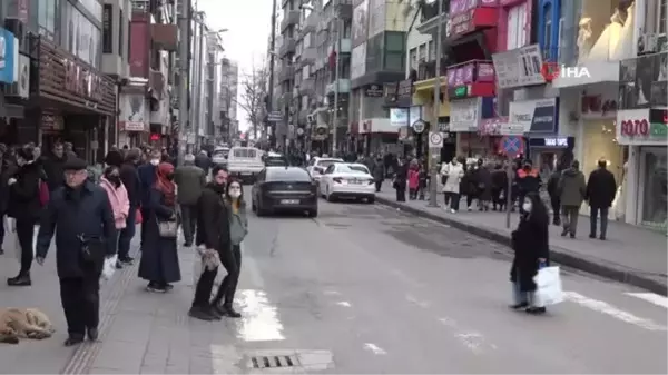 Açık havada maske zorunluğu kalktı, vatandaşlar tedbiri elden bırakmadı