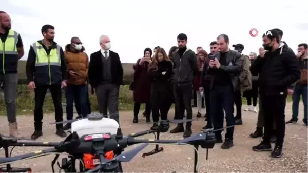 Tohumlar dronela gübrelendi... Aksu Çiftliği'nde drone ile katı gübre uygulaması