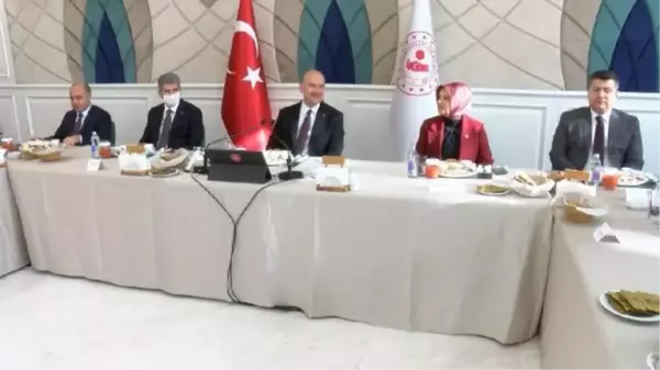 Bakan Soylu, Elazığlı muhtarları kabul etti