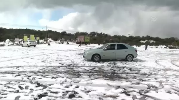 Çeşme'ye bu kez deniz için değil kar için gittiler