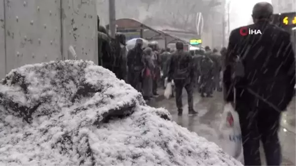 Kar, Elazığ'ı etkisi altına aldı