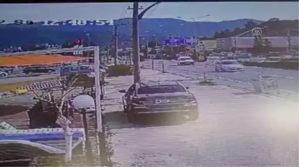 Bir kişinin öldüğü trafik kazası güvenlik kamerasına yansıdı