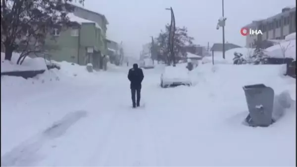 Karlıova'da kar çilesi bitmiyor