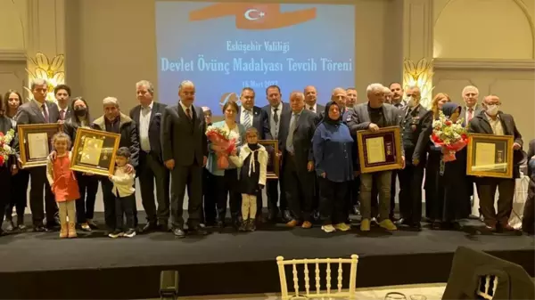 Şehit aileleri ve gazilere Devlet Övünç Madalyaları verildi