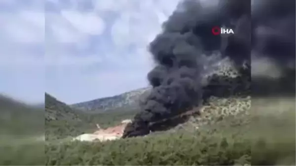 Asfalt malzemesi yüklü tankerde yangın çıktı, dumanı metrelerce uzaktan görüldü