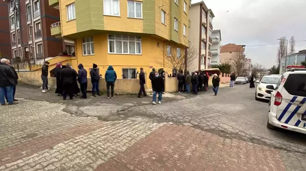 Son dakika haberleri... Büyükçekmece'de dehşete düşüren olay... Babasını öldürdü, başında bekleyip polise teslim oldu