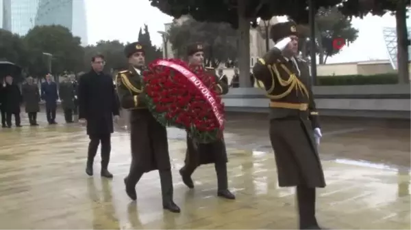 Çanakkale şehitleri 107. yılında Bakü'de törenle anıldı