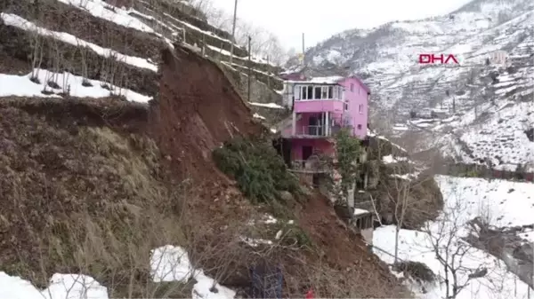 TRABZON KÖPRÜBAŞI'NDA FINDIK BAHÇESİNDE HEYELAN