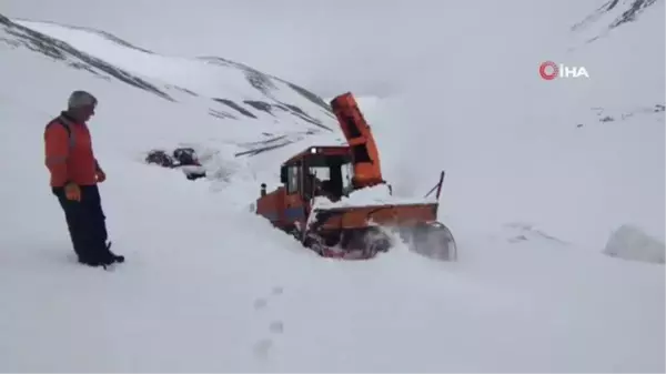 Akdeniz'de bahar, Van'da 6 metre kar