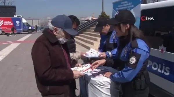 Son dakika... Polisler, KADES, UYUMA ve HAYDİ mobil uygulamalarını vatandaşlara tanıttı