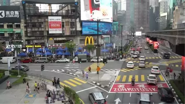 KUALA LUMPUR - Malezya'da ramazan pazarları, pandemi sonrası dönemde sokaklara renk katıyor