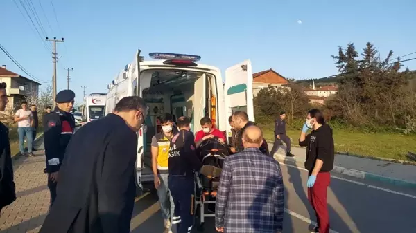 Karşı şeride geçen otomobil işçi servisine ok gibi saplandı: 2'si ağır 6 yaralı