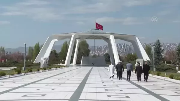 Yıldırım Akbulut, vefatının 1. yılında kabri başında anıldı