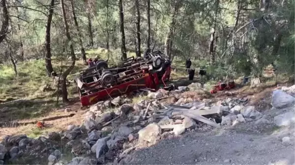 Son dakika haber... Şarampole yuvarlanan kamyonetteki 1 kişi öldü