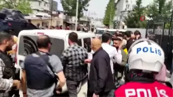 Adana'da polise silahlı saldırı: 2 polis yaralandı