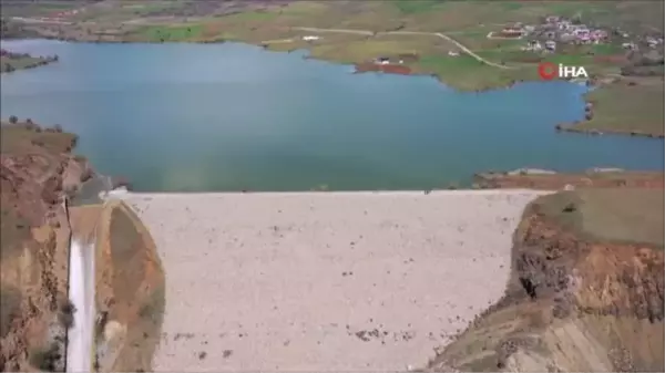 Tunceli'de dolan barajın kapakları açıldı, tahliye başladı