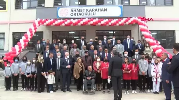 ESKİ BAKAN KARAHAN'IN İSMİ, GAZİANTEP'TE ORTAOKULA VERİLDİ