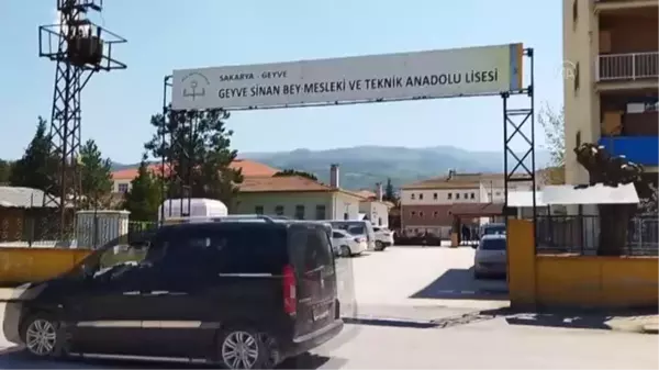 Lisede çıkan kavgada yere düşen öğrenci hayatını kaybetti