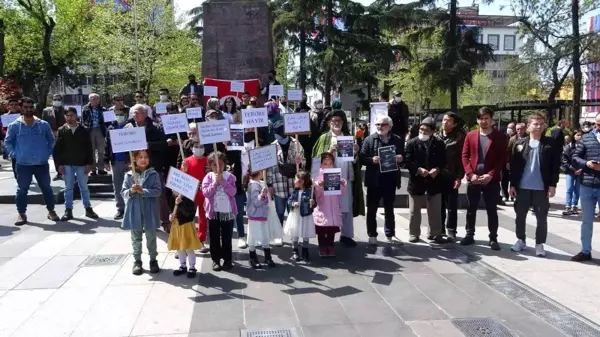 Afganistan'da okul ve camiye düzenlenen bombalı saldırı Trabzon'da protesto edildi