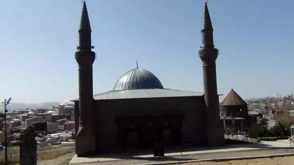 Ulu Cami'de Ermeniler 285 Türk'ü diri diri yaktı