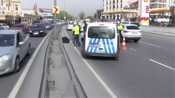 BAKIRKÖY'DE BARİYERLERE ÇARPAN MOTOSİKLET SÜRÜCÜSÜ HAYATINI KAYBETTİ