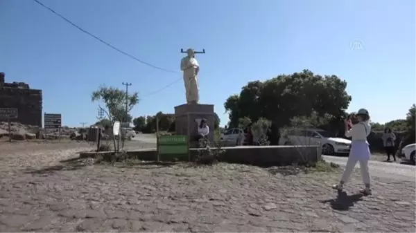 ÇANAKKALE - Assos'taki Aristo heykeli yenilendi