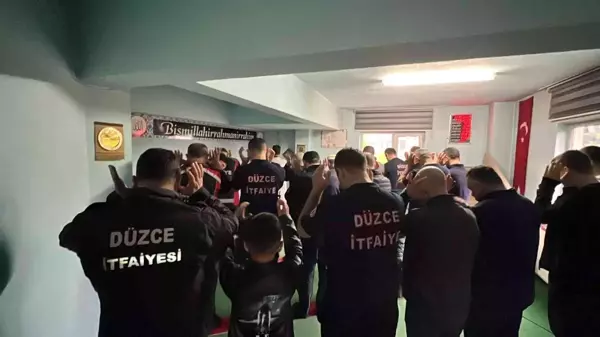 Bayrama görevleri başında girdiler