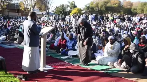 JOHANNESBURG - Güney Afrika'da Ramazan Bayramı namazı