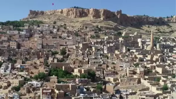 DİYARBAKIR - Medeniyetler şehri Mardin ve Diyarbakır turizmde bayram bereketi yaşıyor