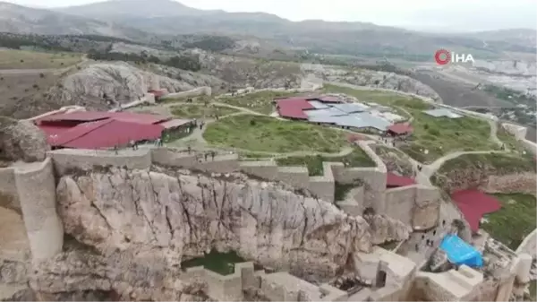 Bayram tatilinde vatandaşlar Harput'a akın etti