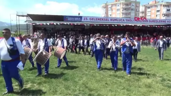 KUMLUCA YAĞLI PEHLİVAN GÜREŞLERİ BAŞLADI