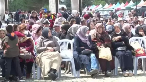 Yunus Emre vefatının 701'inci yılında kabri başında anıldı