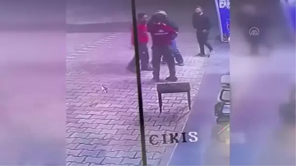 Son Dakika | Dur ihtarına uymayan şüpheliler 2 polisi tabancayla yaraladı