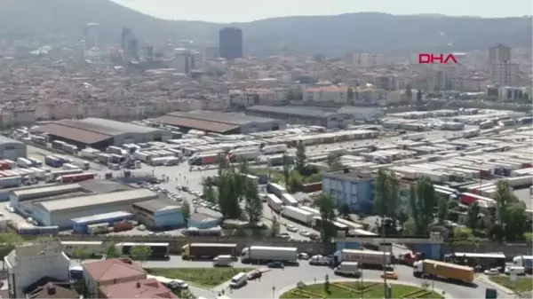 ERENKÖY'DE GÜMRÜKTE YOĞUNLUK; TIR'LAR UZUN KUYRUK OLUŞTURDU