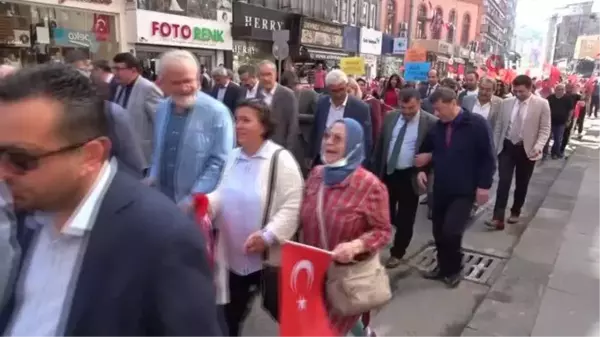 Aile haftasında dikkat çekmek için yürüdüler