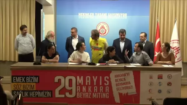 İstanbul Tabip Odası, Tüm Sağlık Meslek Örgütlerini Ankara'da Yapılacak Beyaz Miting'e Çağırdı