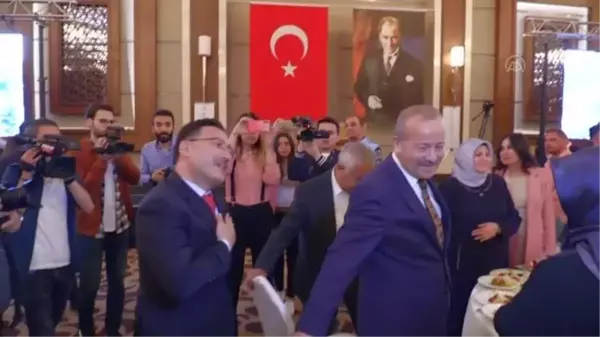 AFYONKARAHİSAR - Tayini çıkan Vali Gökmen Çiçek'e fahri hemşehrilik beraatı