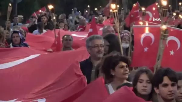 19 Mayıs etkinliklerinde Burcu Güneş rüzgarı esti