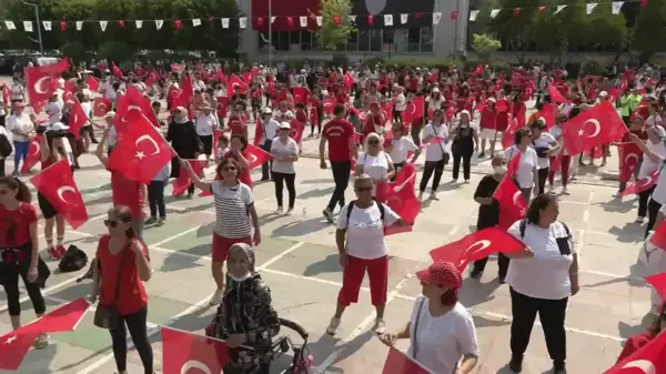 Muratpaşa'da 19 Mayıs Kutlamaları Sabah Sporuyla Başladı