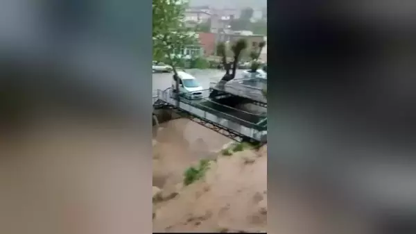 Niğde'de Etkili Olan Sağanak Yağış Dereleri Taşırdı