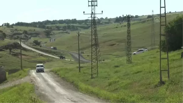 Diyarbakır'da kırsaldaki çocuklara off-road heyecanı yaşattılar